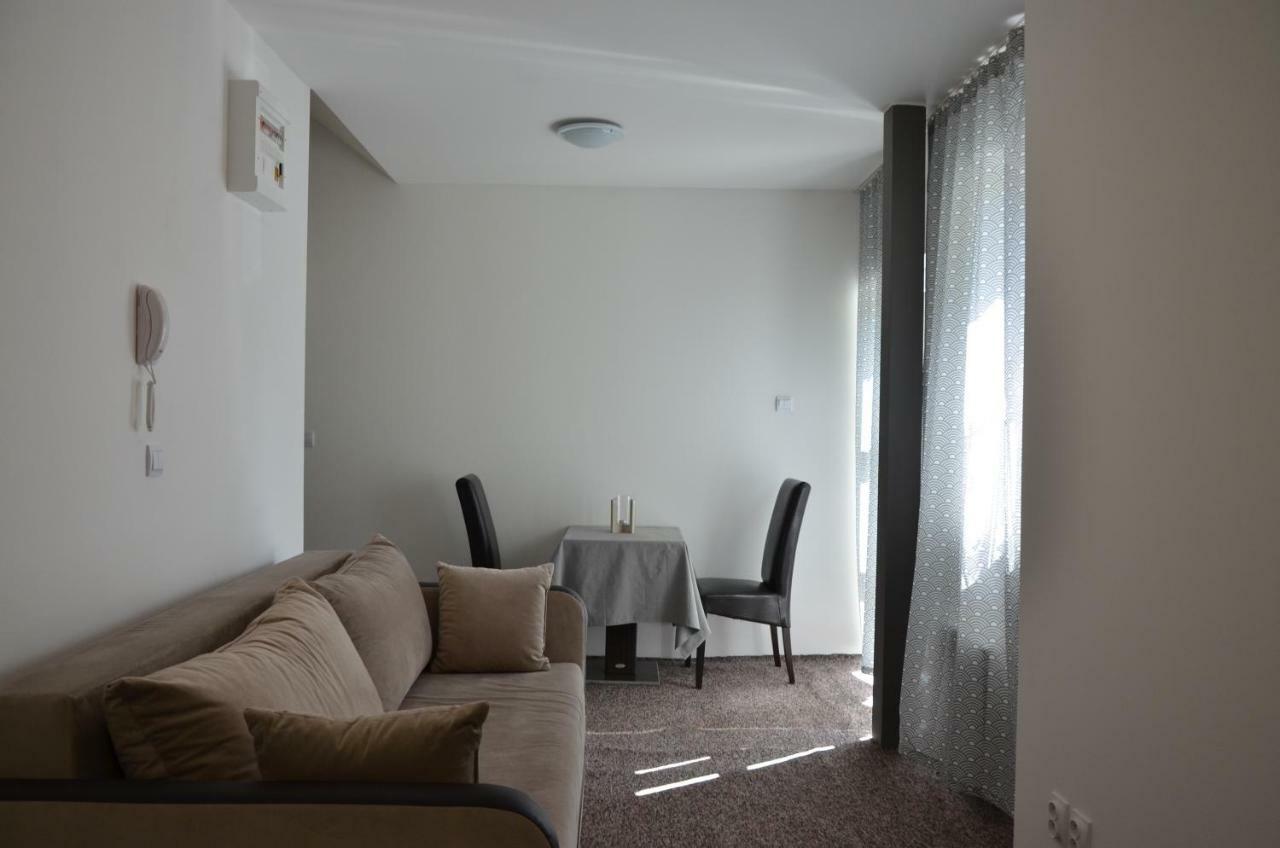 Karlov Pod Pradedem Apartment